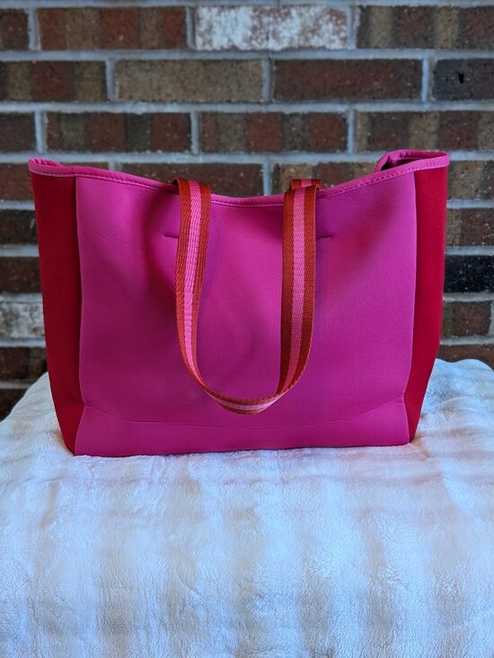 summersalt Handbags - Summersalt Neoprene Large Beach Tote Bag - Pink & Red Hibiscus Lava - NWOT